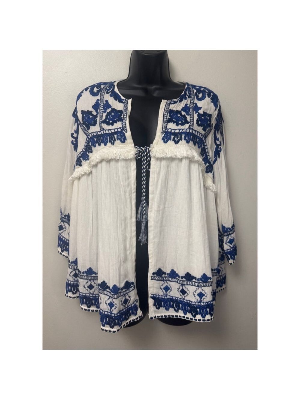 NEW Zara Trafaluc Embroidered Smocked Cardigan Size Medium White and Blue Flawed - Picture 5 of 16
